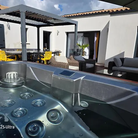 Maison Familiale En Bord De Avec Jacuzzi