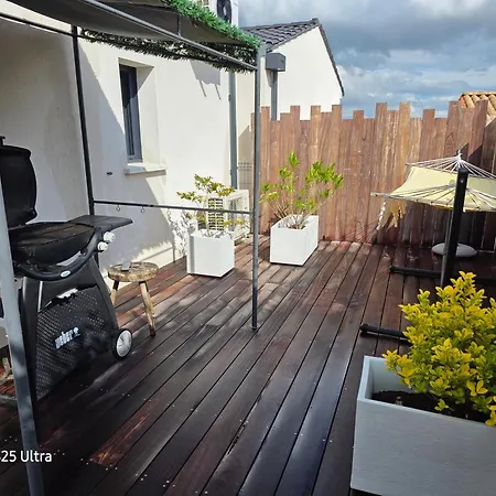 Maison Familiale En Bord De Avec Jacuzzi Casa de Férias *