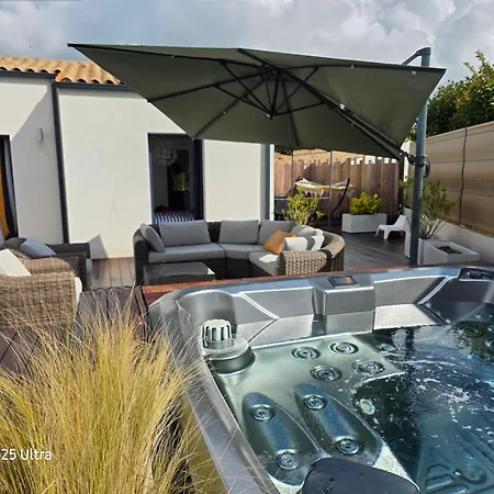 Maison Familiale En Bord De Avec Jacuzzi Holiday home Vaux-sur-Mer